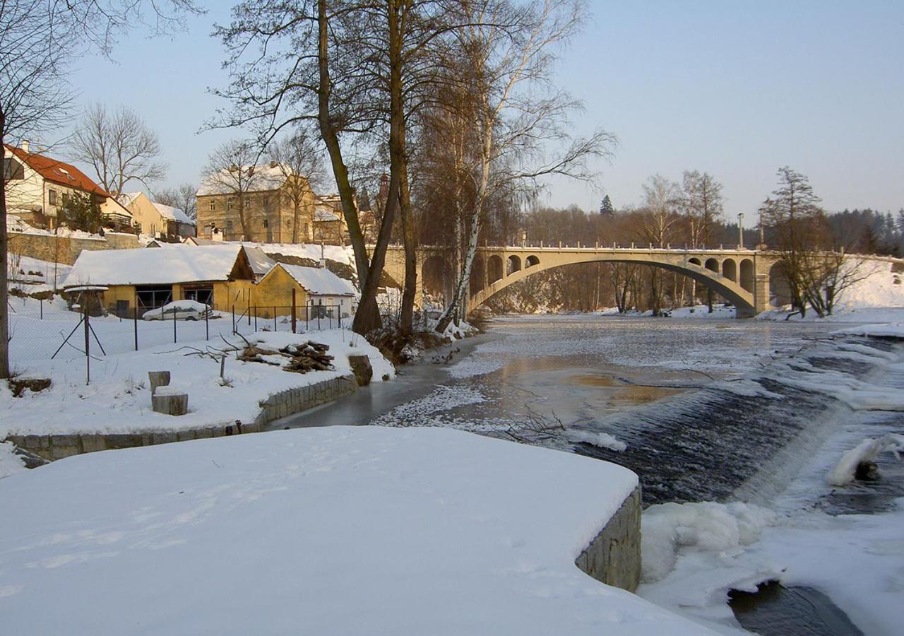 Hotel Klor Doudleby Екстер'єр фото