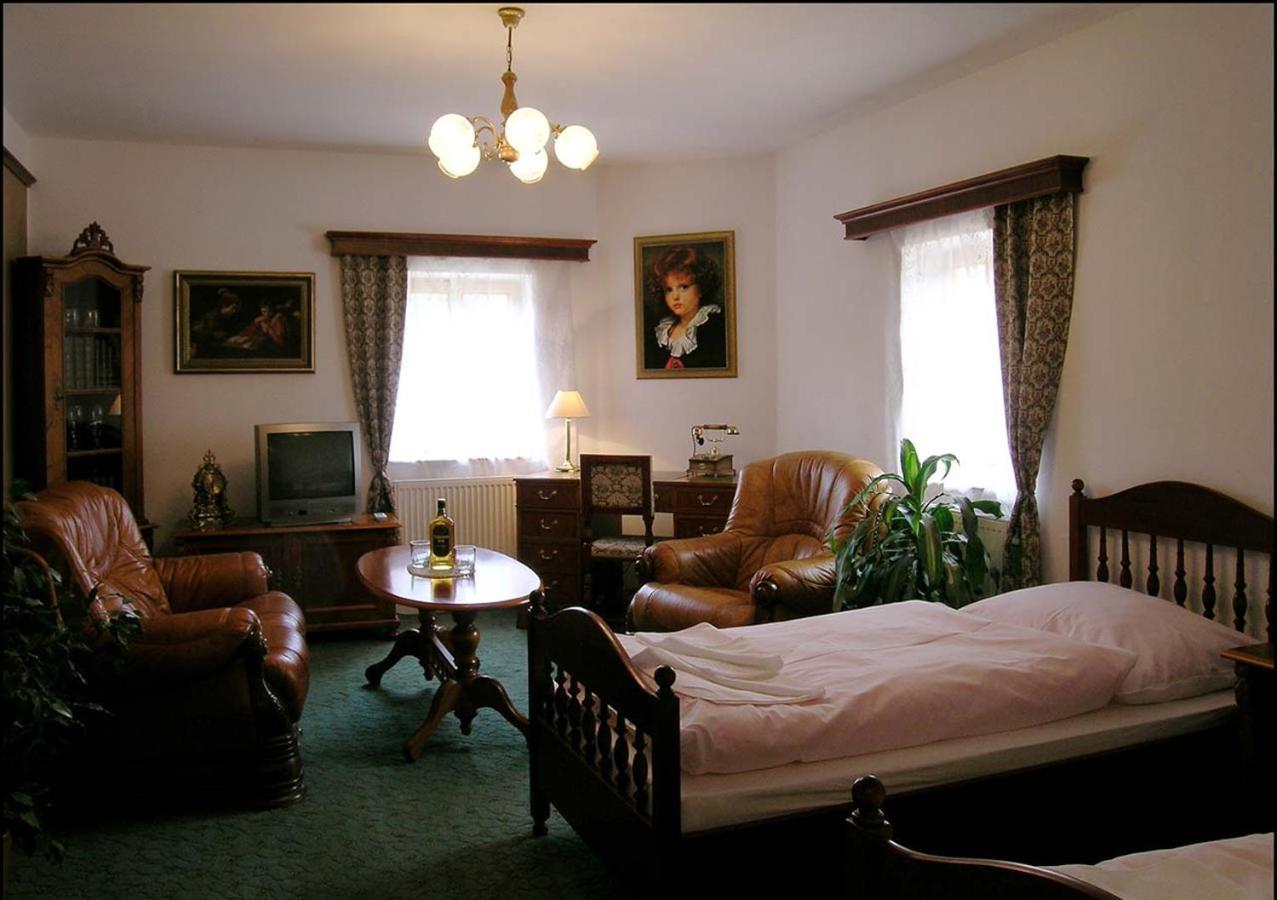 Hotel Klor Doudleby Екстер'єр фото